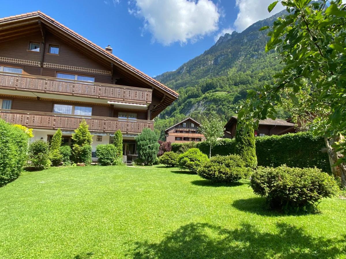 An Apartment In A Modern Swiss Chalet Iseltwald Luaran gambar